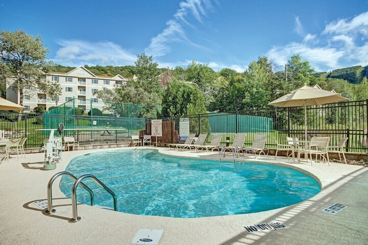 Private pool