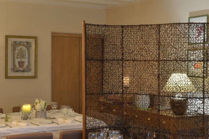Dining 21 of 29