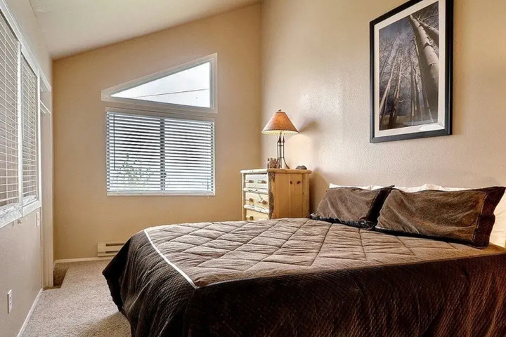 Room 4 of 13
