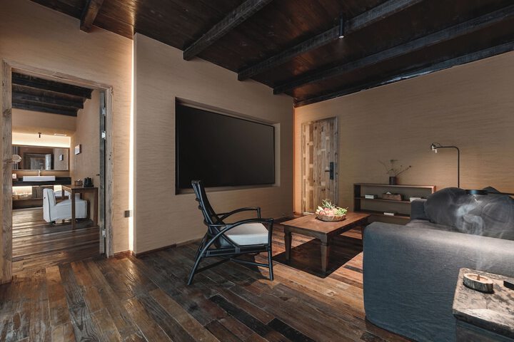 Room 44 of 110