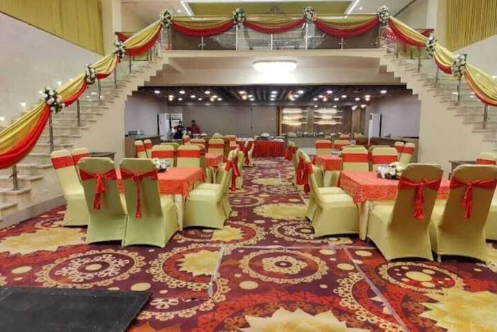 Ballroom/Hall 17 of 25
