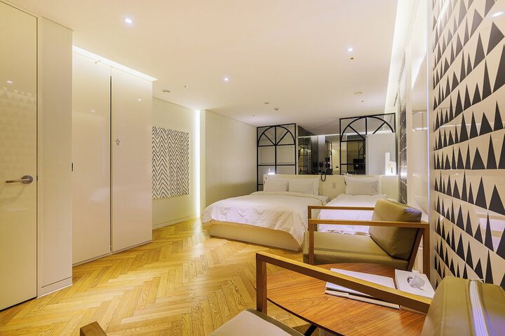 Room 28 of 95