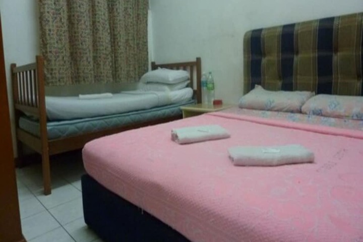 Room 14 of 30