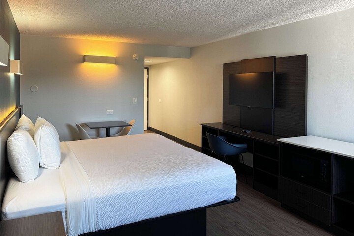 Room 19 of 32