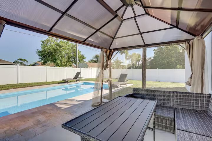 Pool 18 of 24