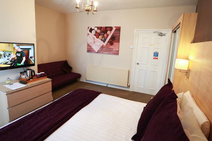 Room 14 of 193