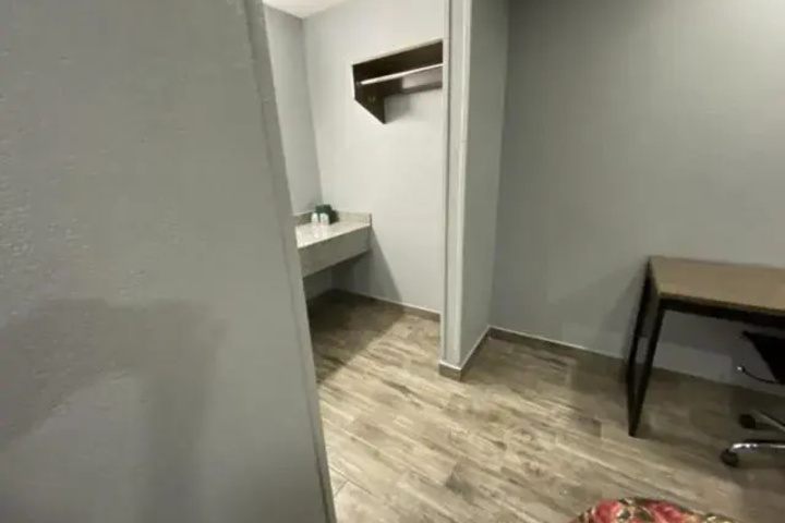 Room 3 of 11