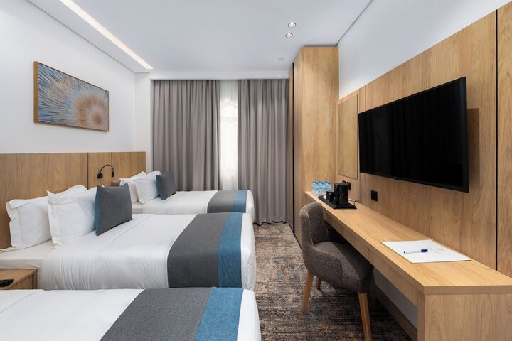 Room 11 of 21