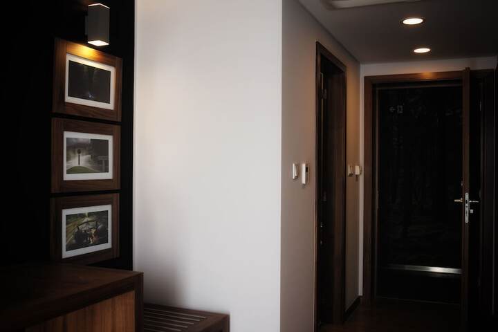 Room 13 of 50