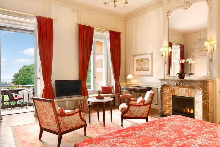 Room 3 of 46