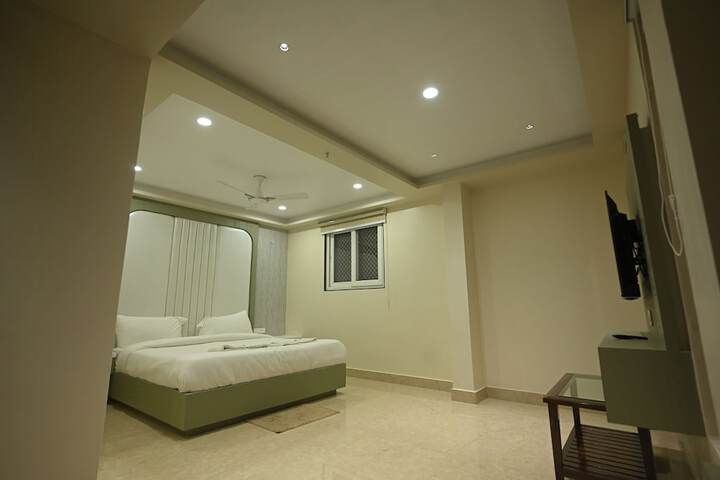 Room 14 of 35
