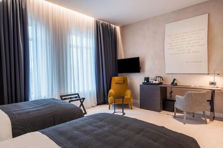 Room 9 of 44