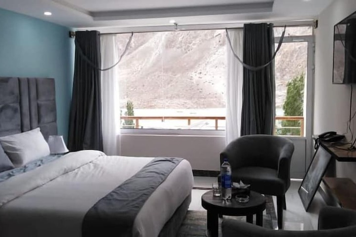 Room 4 of 23