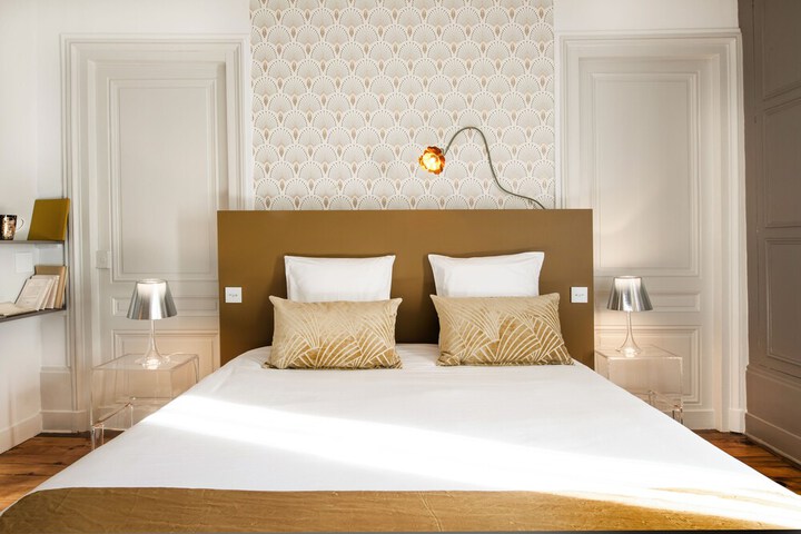Room 32 of 780