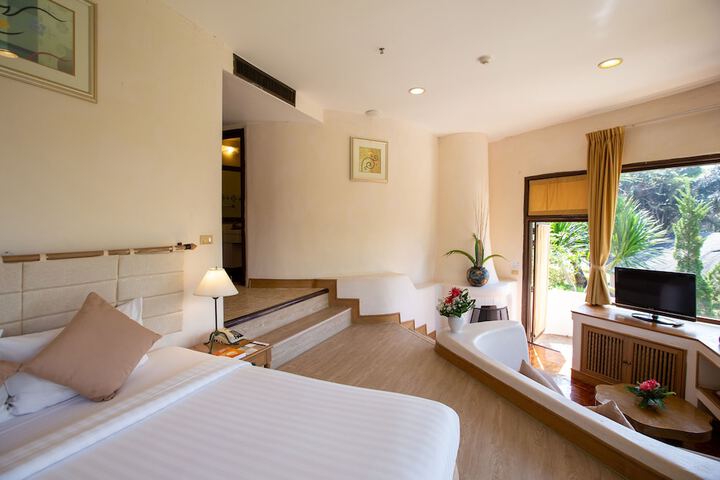 Room 2 of 85