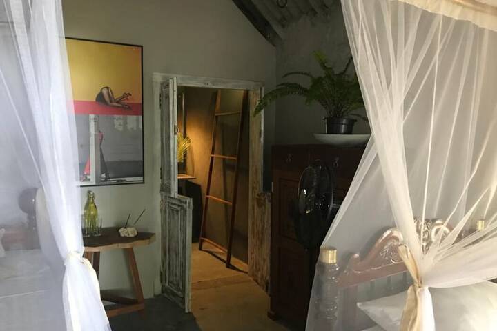 Room 19 of 82