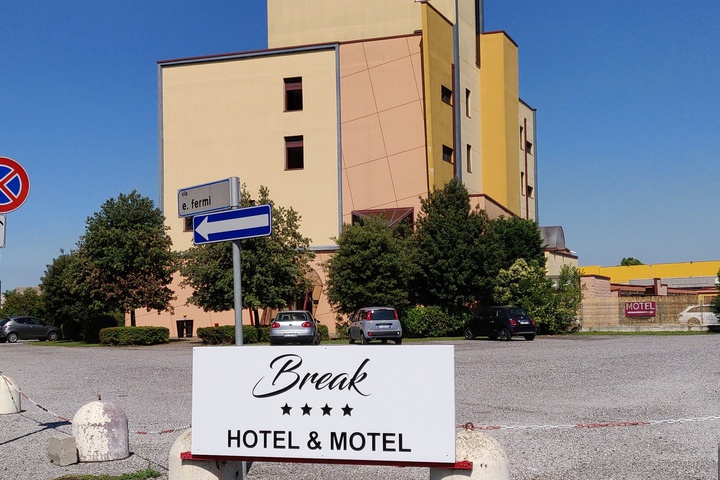 Hotel 3 of 14