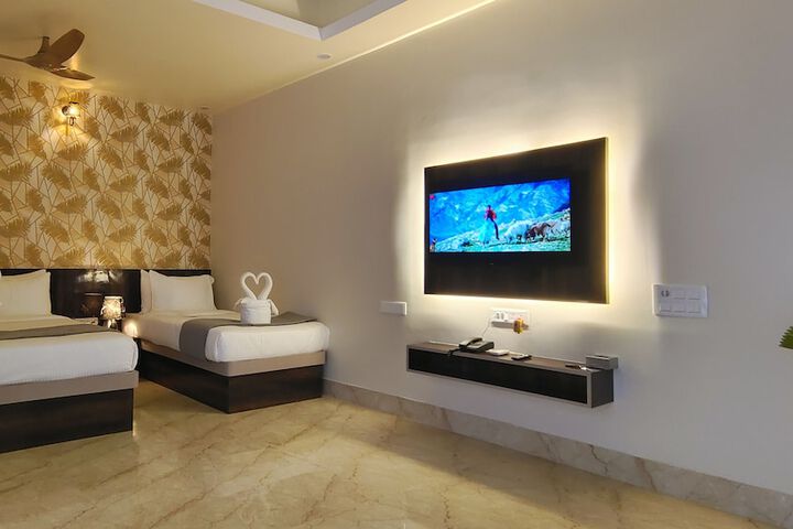 Room 5 of 25