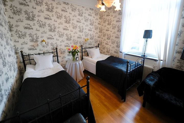 Room 5 of 48