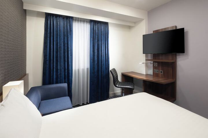Room 34 of 138