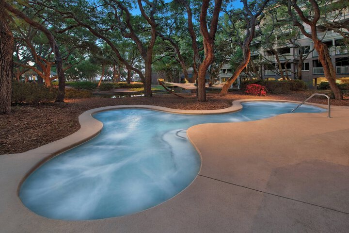 Pool 21 of 44