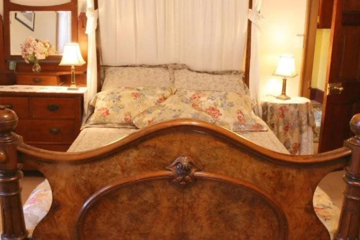 Room 6 of 20