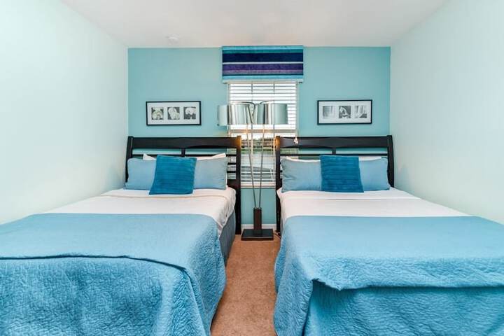 Room 3 of 27