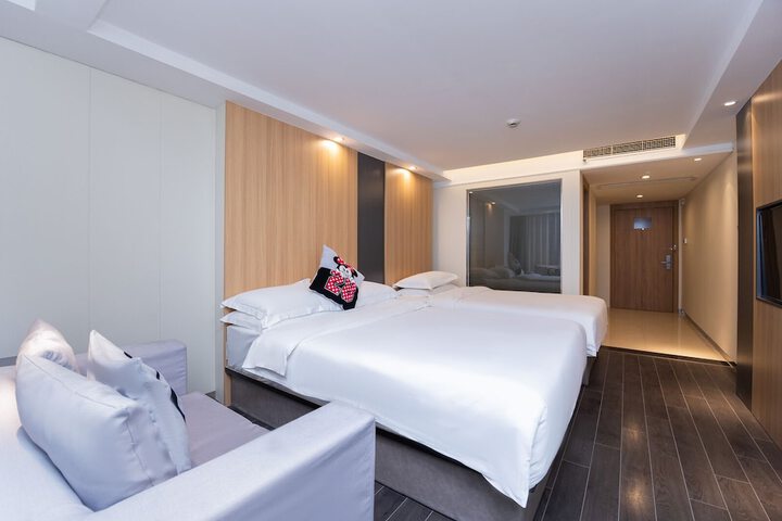 Room 13 of 49