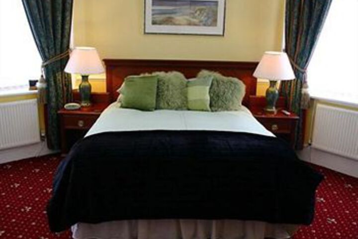 Room 12 of 18