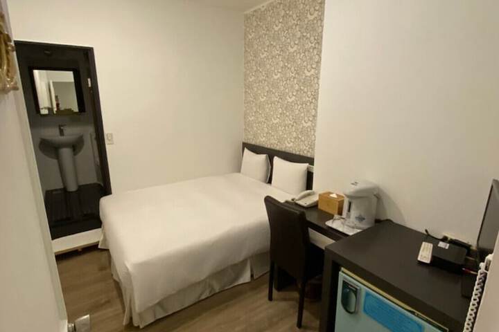 Room 11 of 17