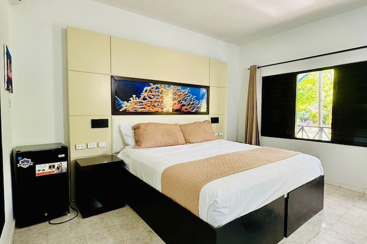 Room 13 of 37