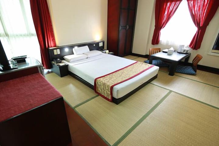 Room 2 of 29
