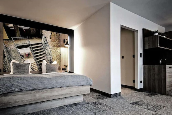 Room 3 of 30