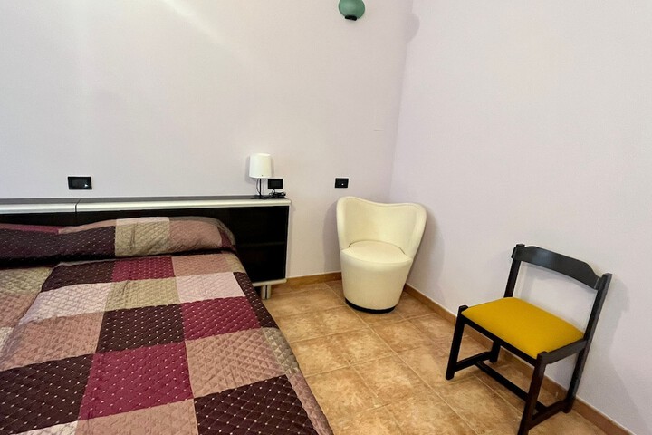 Room 8 of 18