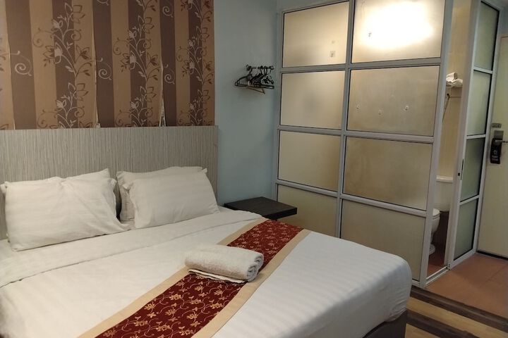 Room 27 of 66