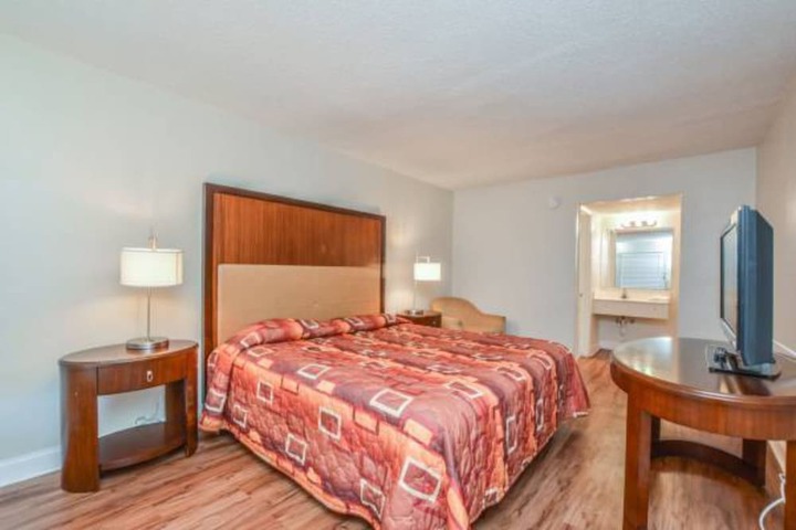 Room 2 of 6