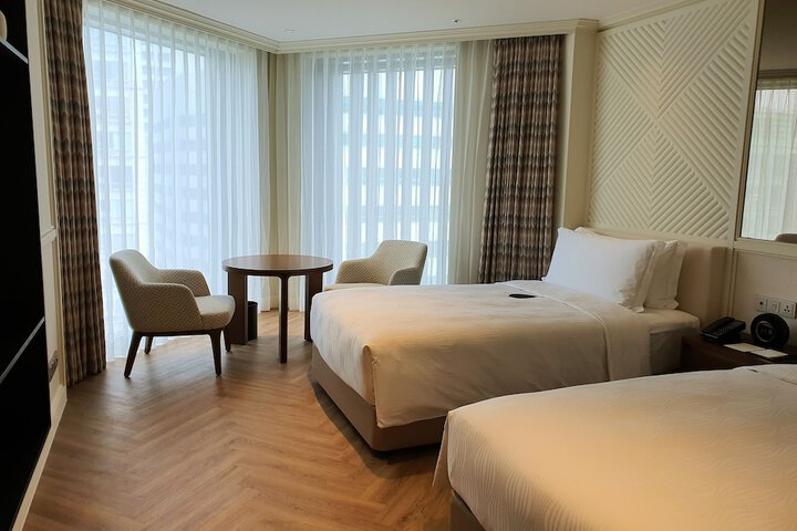 Room 12 of 86