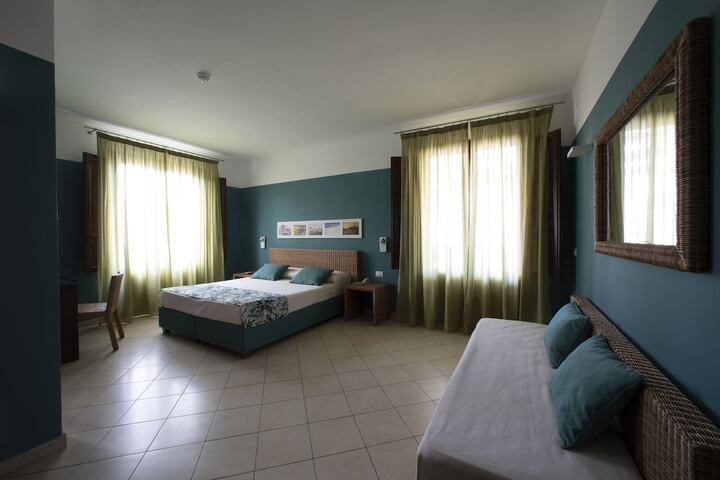 Room 7 of 27