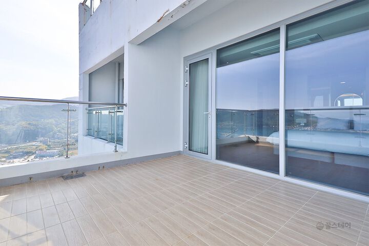 Terrace/Patio 106 of 108