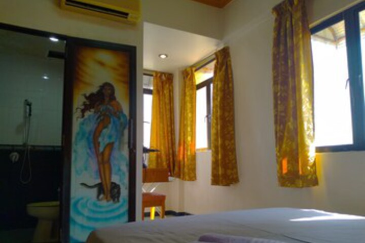 Room 22 of 33