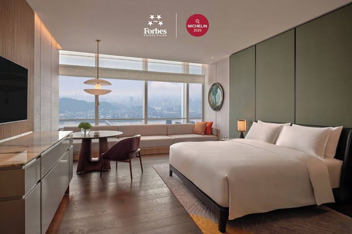 Room 21 of 61
