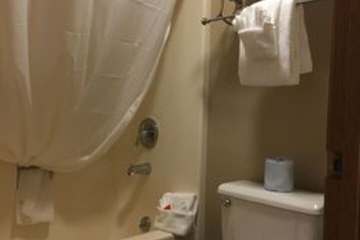 Room 4 of 68