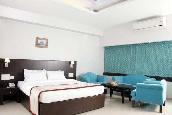 Room 2 of 34