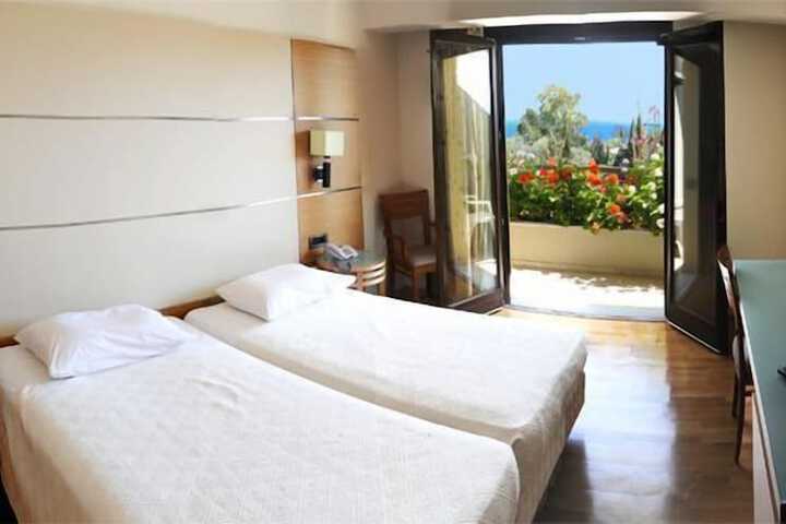 Room 10 of 34