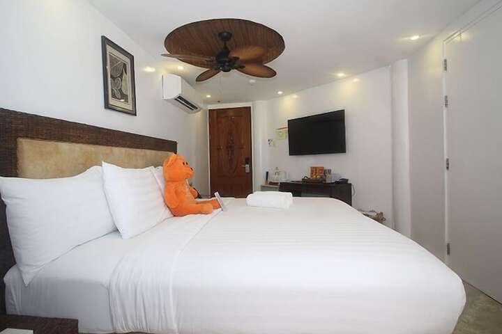 Room 42 of 132