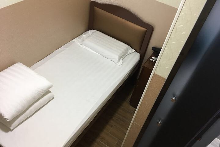 Room 22 of 40