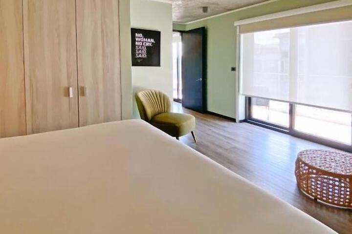 Room 11 of 37