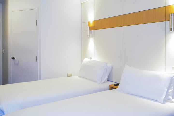 Room 21 of 35