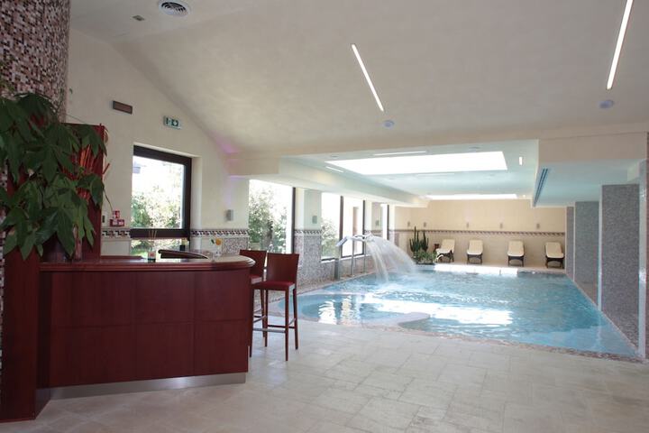 Pools & Facilities