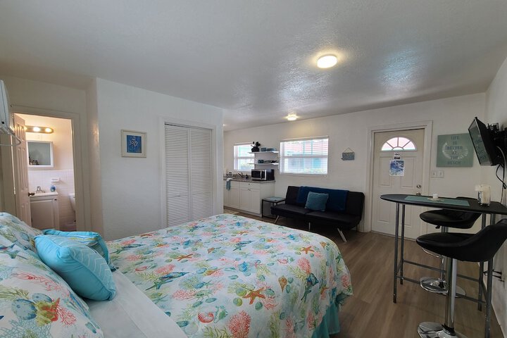 Room 3 of 166